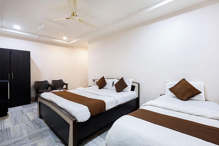 Room 4, Fabhotel Aditya Grand, Guntur
