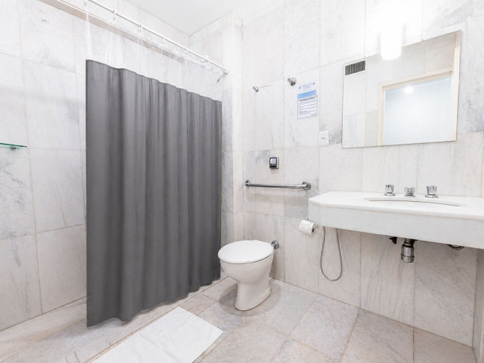 Bathroom 4, Riviera Hotel by Bsb Inn, Brasília