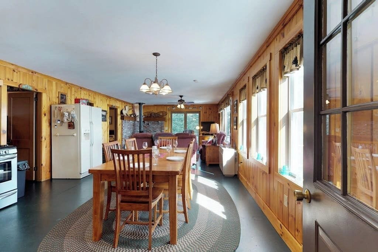 Room 2, Lakefront Cabin With Lake Views, Cable, Beach Access & Private Dock, Piscataquis