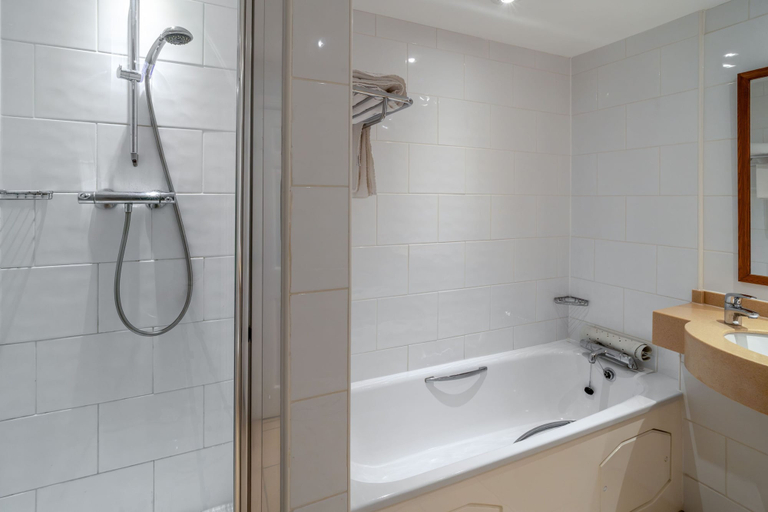 Bathroom 4, Grand Hotel Sunderland, South Tyneside