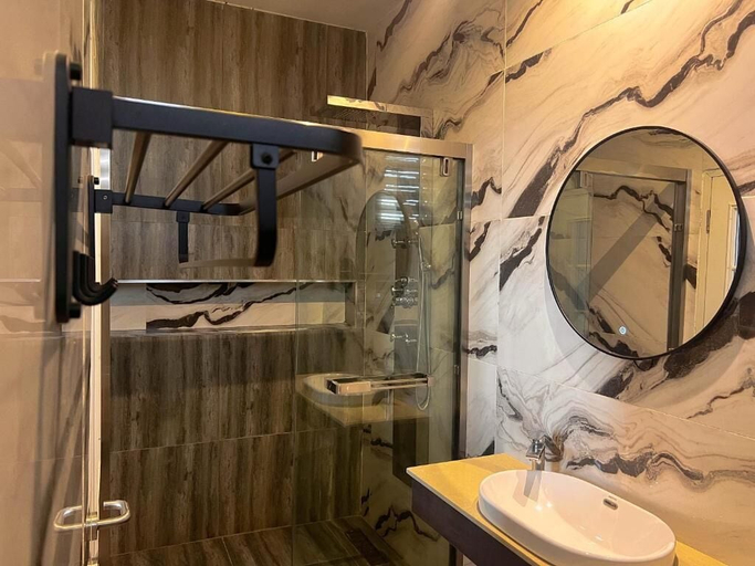 Bathroom 5, Livinn Apartments By Khaliques, AbujaMun