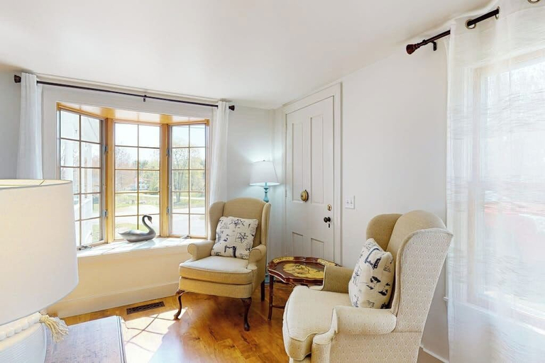 Living area 5, Historic Home w/ Gas Fireplace, Fast Wifi, & Private W/D - Snowbird-friendly, Knox