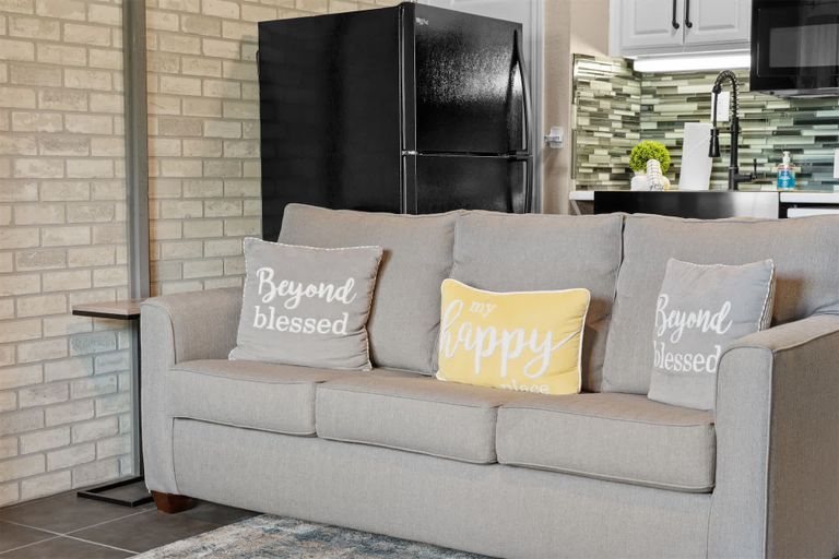 Living area 5, Rooster's Getaway and Studio Stay, Stone