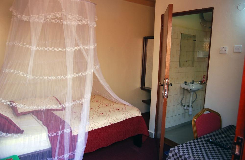 Bedroom 2, Comfort Hotel Entebbe, Busiiro
