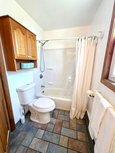 Bathroom 1, Nautical Beach Apartments, Rockingham