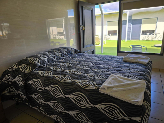 Bedroom 5, TOP 1 MOTEL ALLENSTOWN, Rockhampton