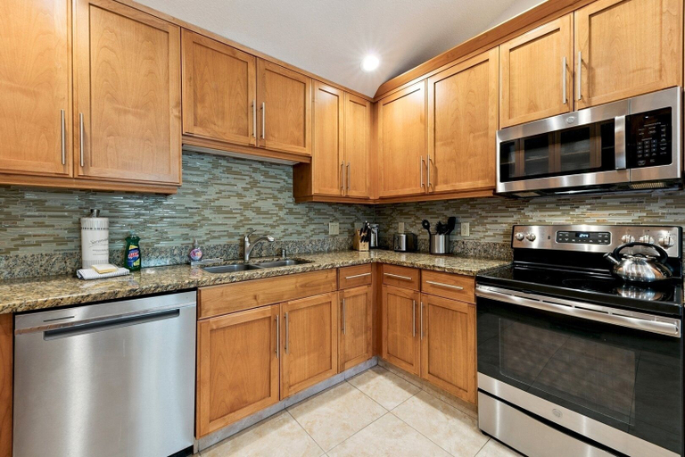 Private kitchen 5, 2806 Springwood Drive 4 Bedroom Home by RedAwning, El Dorado