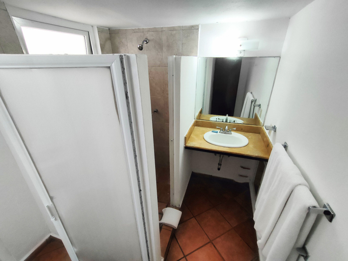 Bathroom 4, El Pescador Hotel, Puerto Vallarta