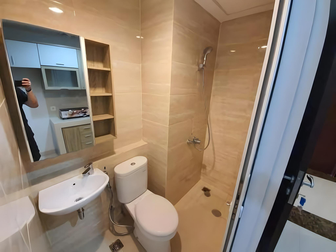 Bathroom, APARTMENT SPRINGWOOD RESIDENCE by HW apartment, Tangerang