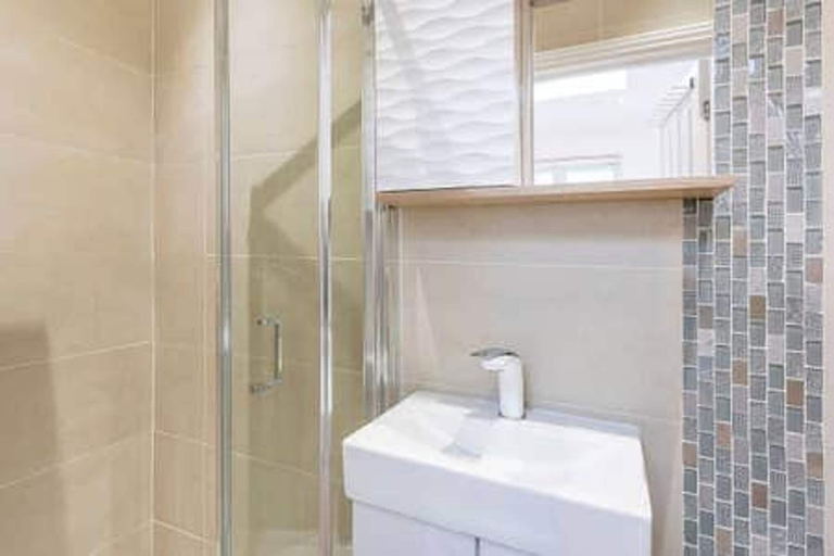 Room 2, Modern Studio Flat- Camdentown King s Cross Zone 1, London