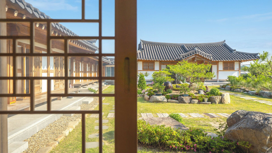 Others 5, Gyeongju Wadamjung Hanok Pension, Gyeongju