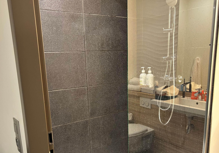 Bathroom 5, B&B HOTEL Le Havre Centre, Seine-Maritime