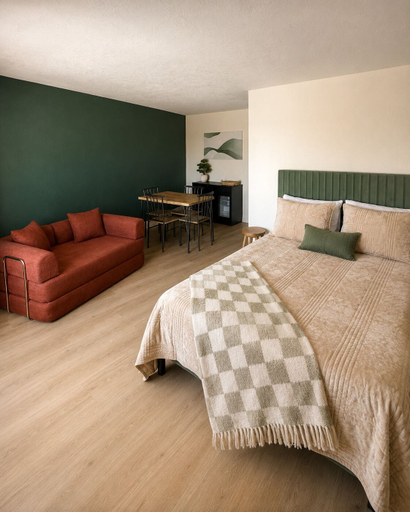 Bedroom 2, Kiva Motel, Navajo