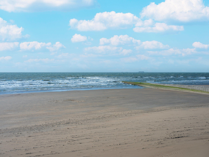 View from property 5, Nature-rich Caravan Retreat for 6, Oost-Vlaanderen