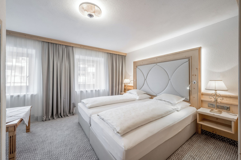 Room 5, 4 star superior Hotel Bellevue, Imst