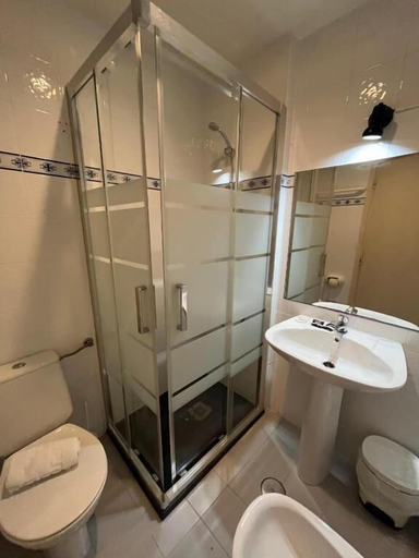 Bathroom 5, Hotel Emilio, Huelva