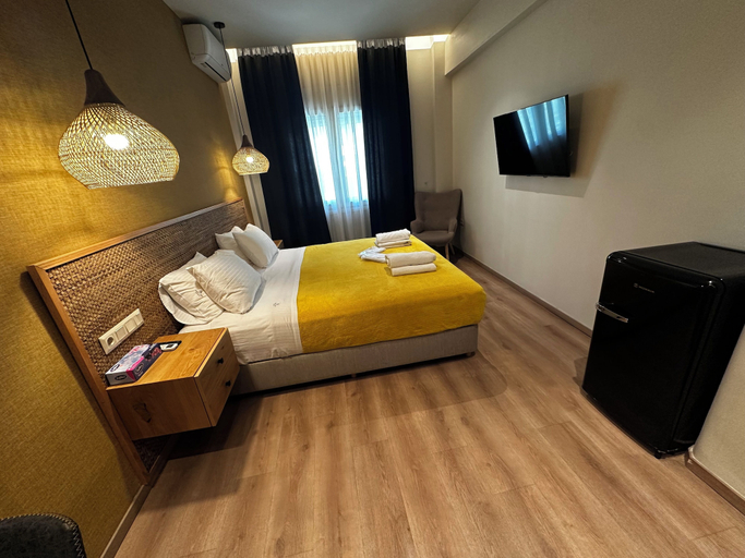 Room 5, Syntagma Divine Guestrooms, Attica