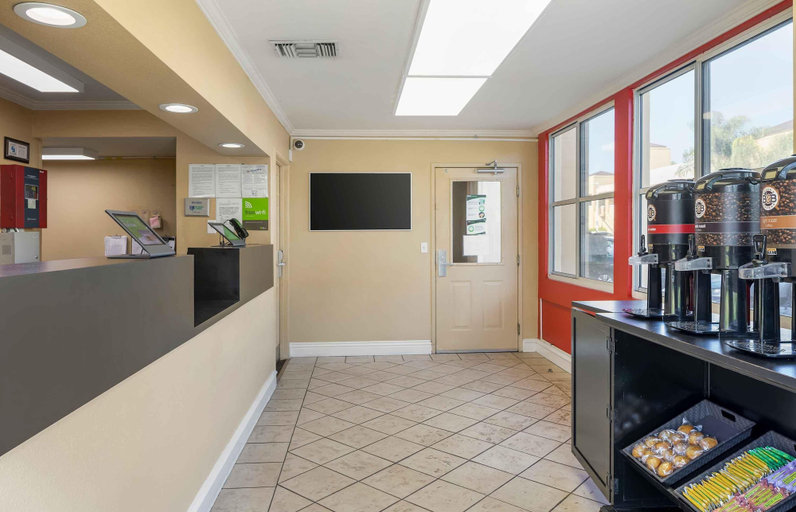 Food & Drinks 5, Extended Stay America - Orange County - Irvine Spe, Orange