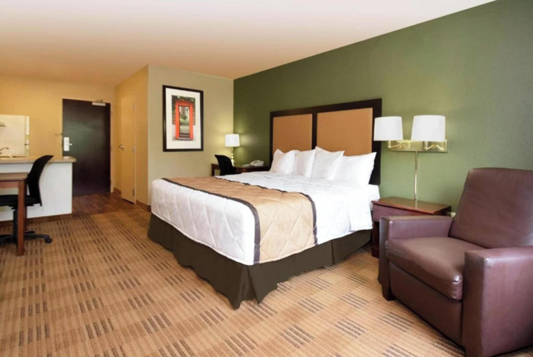 Room 3, Motel 6 Suites Chicago Lisle IL, Dupage