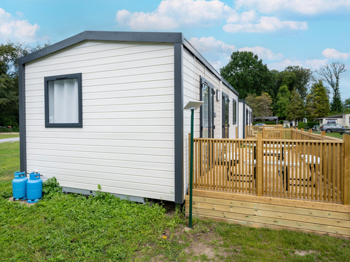 Exterior 3, Comfortable Caravan in a Green Setting, Oost-Vlaanderen