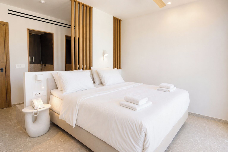 Room 5, Enplomare, North Aegean