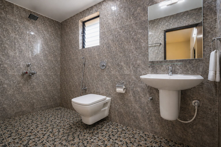 Bathroom 3, Vinsons Cottages, South Goa