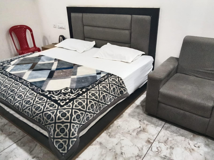 Bedroom 2, PREFERRED HOTEL AND RESTAURANT, Hardwar