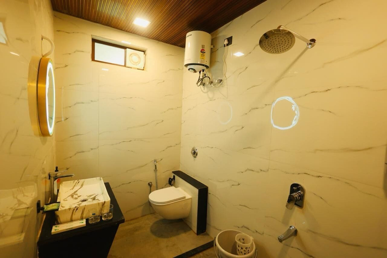 Bathroom 4, Jigyasa palace hotel, Jaisalmer