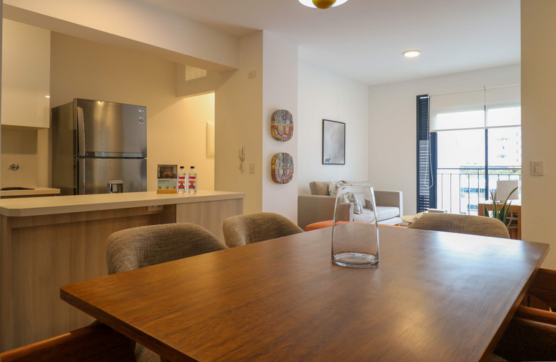 Room 4, w Refined Cozy 2BR w Balcony in Miraflores, Lima