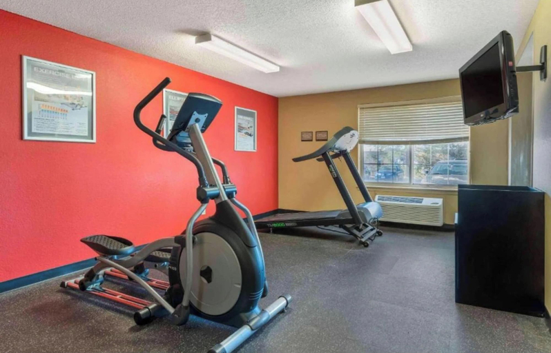 Gym, Motel 6 Suites Minneapolis Airport Eagan North MN, Dakota