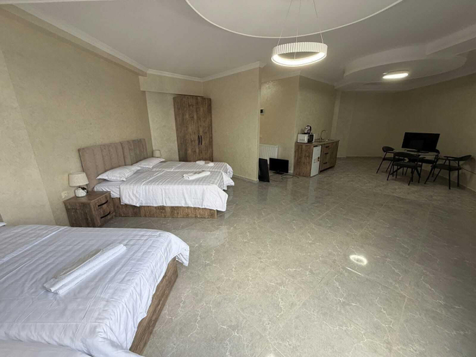 Room 1, V E L O R Hotel apartment, Batumi