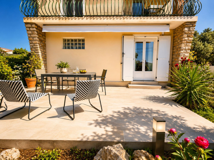 Room 5, Bas de Villa Lola Avec Piscine, Var