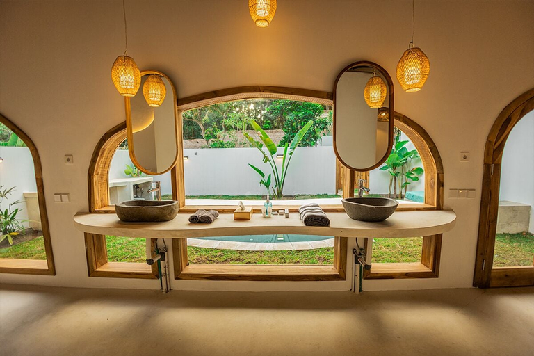 Bathroom 5, Lombok Souls, Lombok