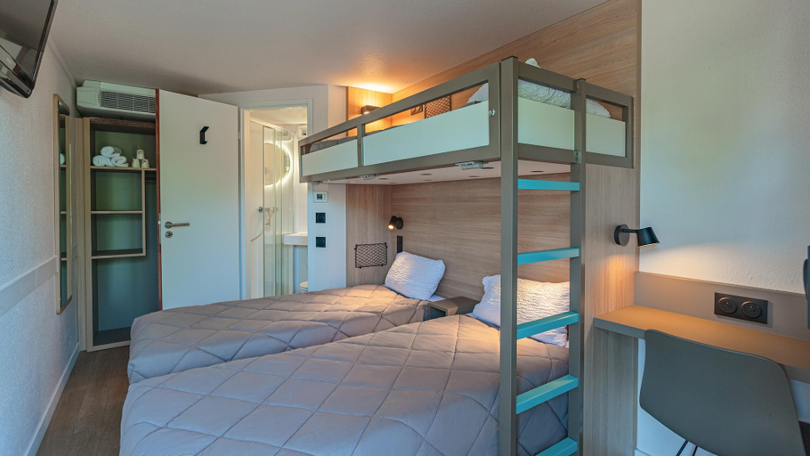 Bedroom 4, Premiere Classe Biarritz, Pyrénées-Atlantiques
