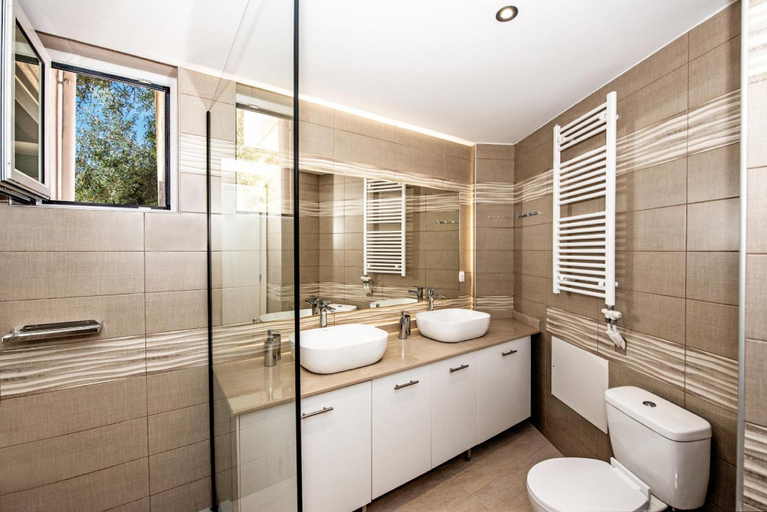 3, Luxury Villa Oasis, 11 bedrooms with Heated Pool, Crete