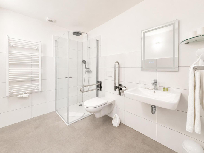 Bathroom 4, Hotel Kaiserhof, Region Hannover