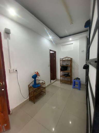 Bathroom 3, The Moonvine on 360, Phnom Penh