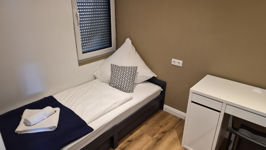 Bedroom 4, Hotel Friesischer Hof, Aurich