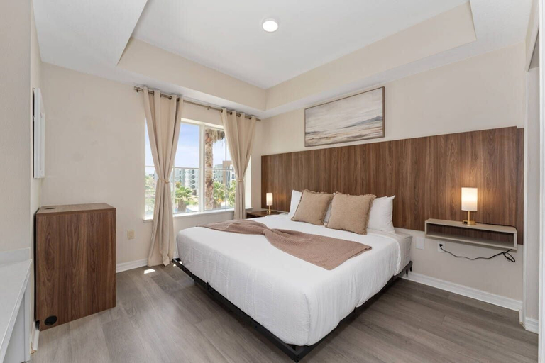 Room 3, Modern 2BR Suite Near Universal & I-drive, Orange