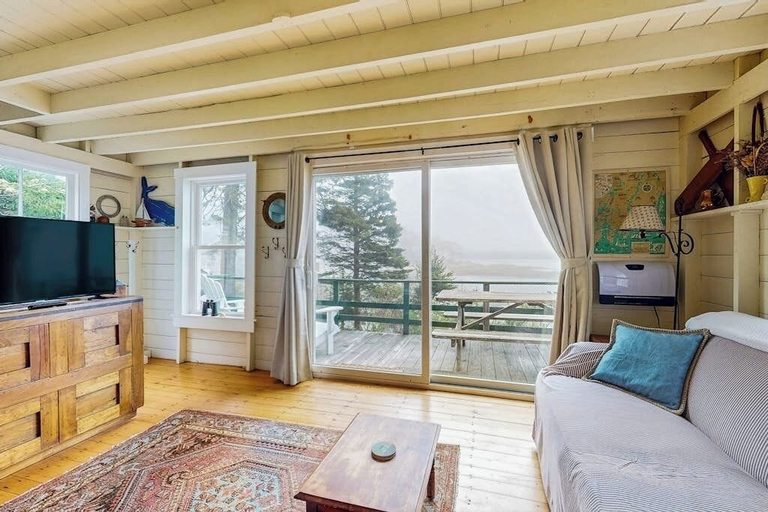 View from room, Bayfront Cottage With Fantastic Views & Minutes to Downtown - Dog-friendly, Lincoln