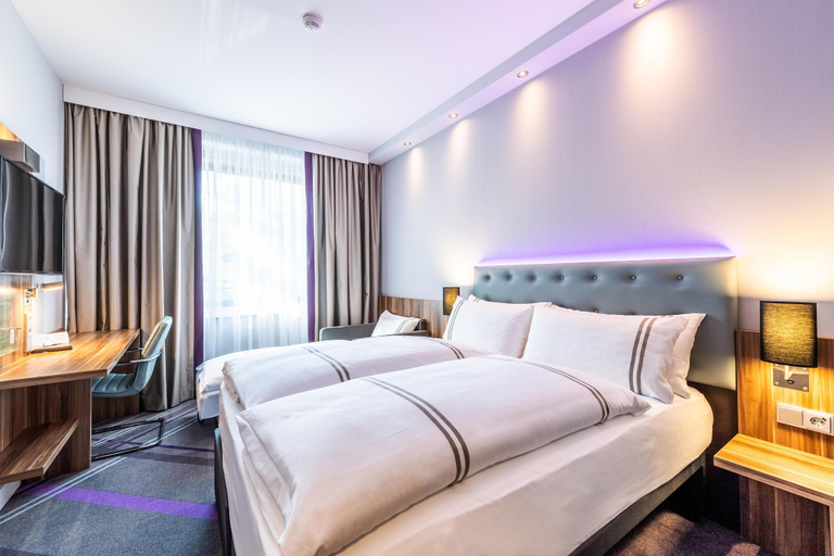 Bedroom 4, Premier Inn Essen City Limbecker Platz, Essen