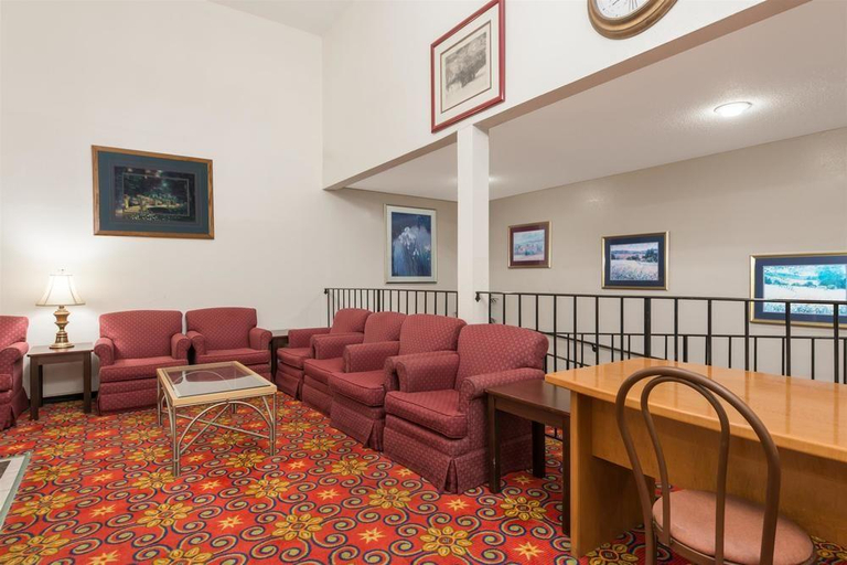 Public Area, Baymont by Wyndham Bridgeton St Louis, Saint Louis