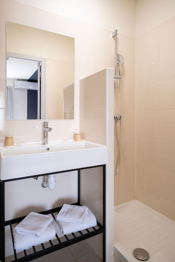 Bathroom 4, Hôtel Impérator, Hérault