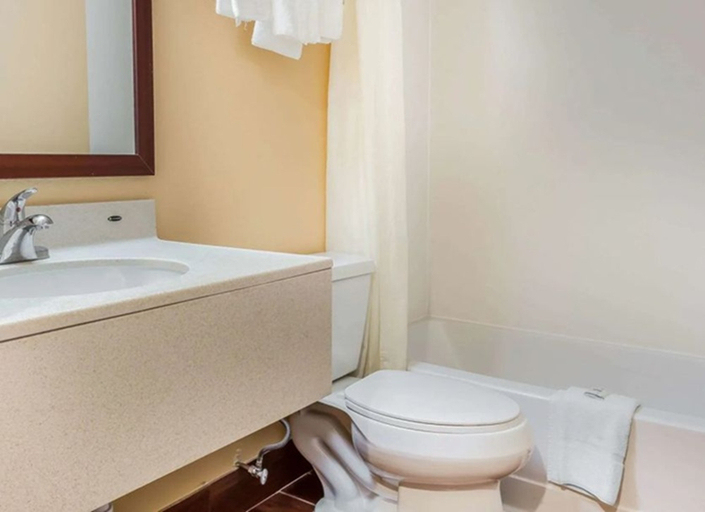 Bathroom, Relax Inn Vineland, Cumberland