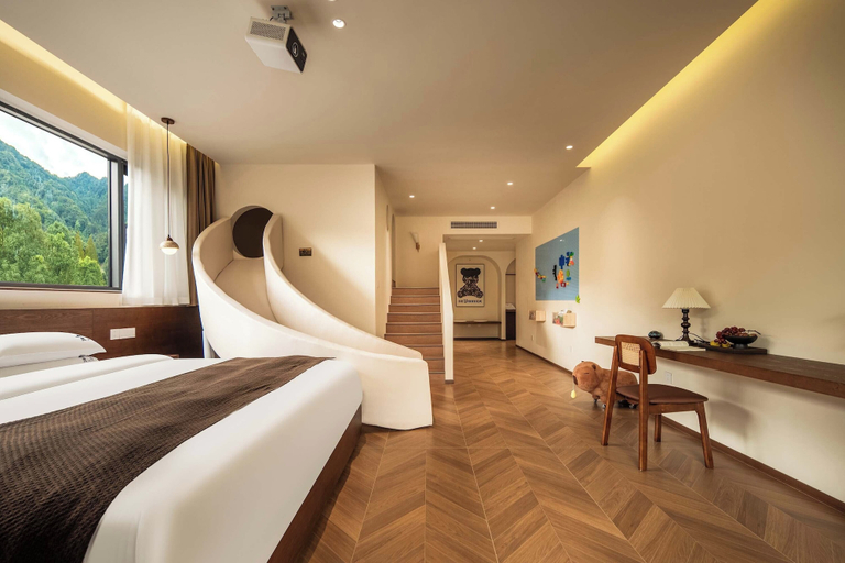 Room 4, Evening Mountain Hot Spring Homestay, Chengdu