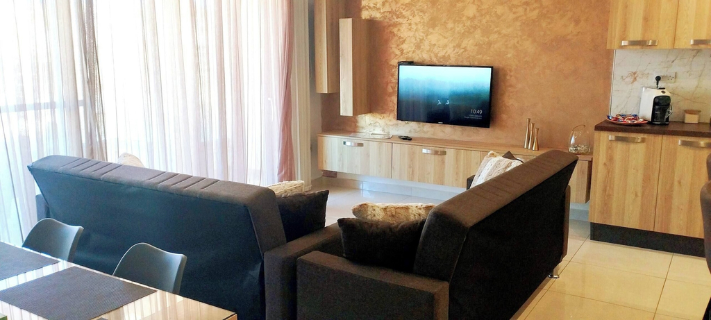 Living room 4, Grandblue Vista Premier Seafront Apartment