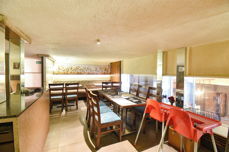 Restaurant 5, Fabhotel City Point Executive, Pune