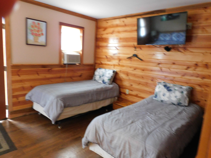 Room 4, Historic Matewan House Lodging, Mingo