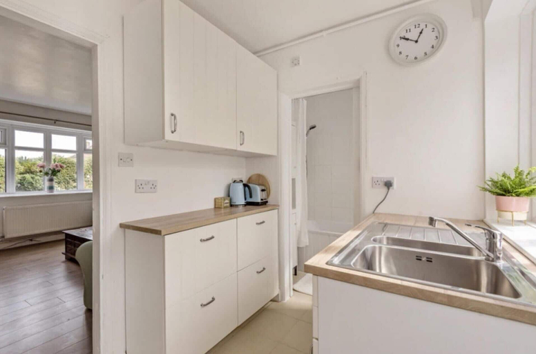 Interior 5, Northampton 2-bed House With Patio & Parking, Northamptonshire