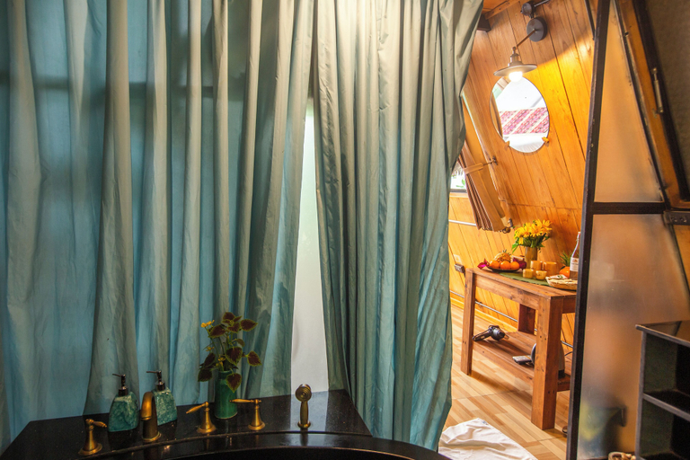 Bathroom 3, Naa Noi Puluong, Bá Thước